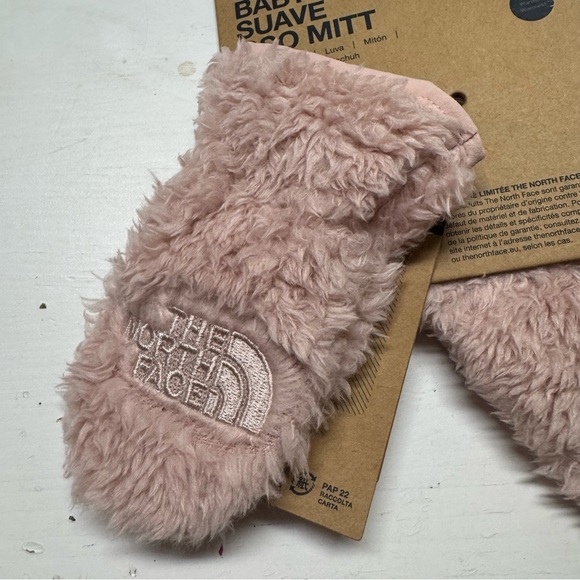NWT The North Face BABY BEAR SUAVE OSO MITT pink fuzzy 6-24 months - Picture 2 of 6